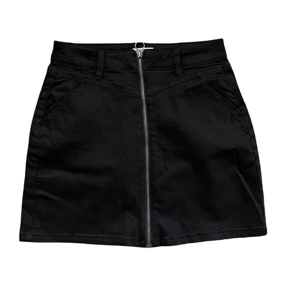 NWOT SO Black jean Skirt with Zipper Size 7 / 28W - Picture 4 of 7